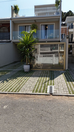 Imagem Sobrado com 3 Quartos à Venda, 205 m² em Jardim Das Américas - Curitiba Imagem Sobrado com 3 Quartos à Venda, 205 m² em Jardim Das Américas - Curitiba