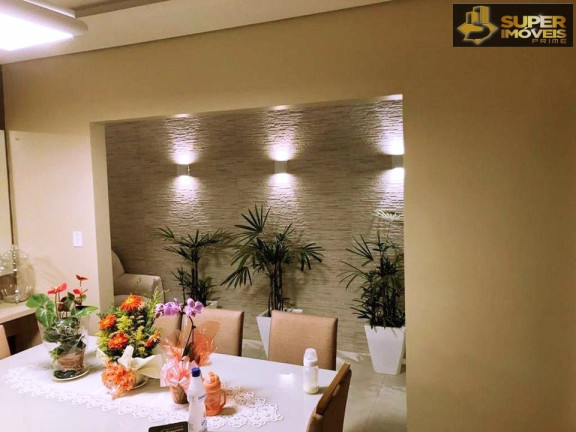 Imagem Casa com 4 Quartos à Venda, 242 m² em Centro - Pelotas Imagem Casa com 4 Quartos à Venda, 242 m² em Centro - Pelotas