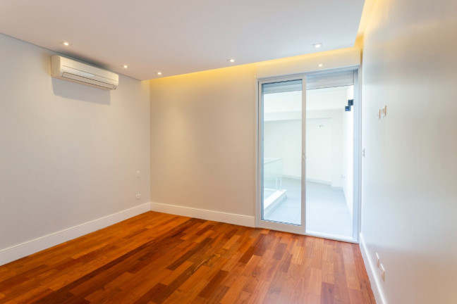 Imagem Casa com 3 Quartos à Venda, em Vila Madalena - São Paulo Imagem Casa com 3 Quartos à Venda, em Vila Madalena - São Paulo