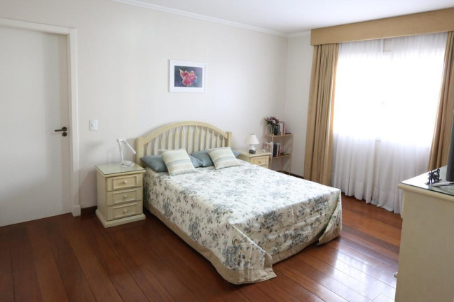 Imagem Casa com 4 Quartos à Venda, 290 m² em Sarandi - Porto Alegre Imagem Casa com 4 Quartos à Venda, 290 m² em Sarandi - Porto Alegre