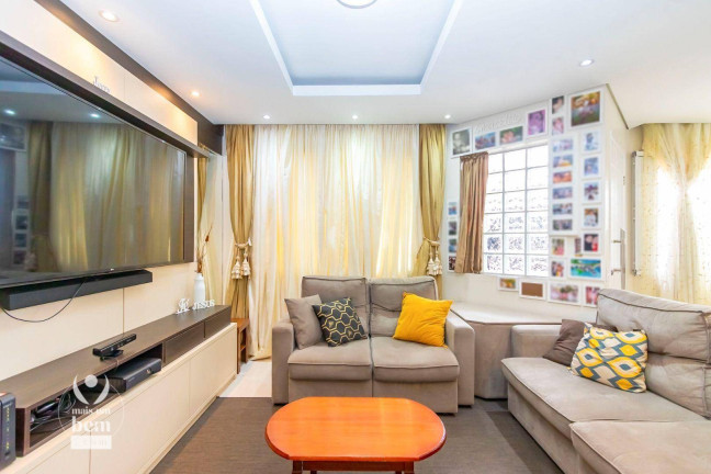 Imagem Sobrado com 3 Quartos à Venda, 160 m² em Xaxim - Curitiba