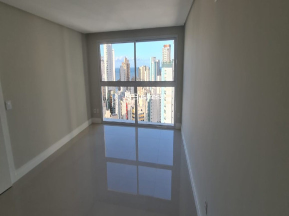 Imagem Imóvel com 3 Quartos à Venda, 138 m² em Centro - Balneário Camboriú Imagem Imóvel com 3 Quartos à Venda, 138 m² em Centro - Balneário Camboriú