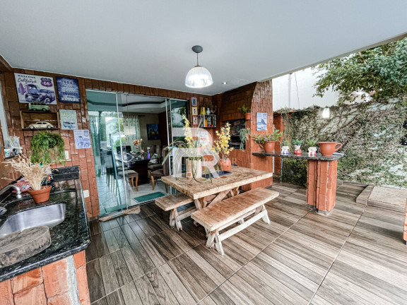 Imagem Casa com 3 Quartos à Venda, 275 m² em Jardins Madri - Goiânia Imagem Casa com 3 Quartos à Venda, 275 m² em Jardins Madri - Goiânia
