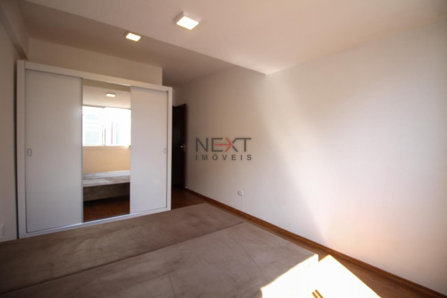 Imagem Apartamento com 2 Quartos à Venda, 60 m² em Centro - Curitiba