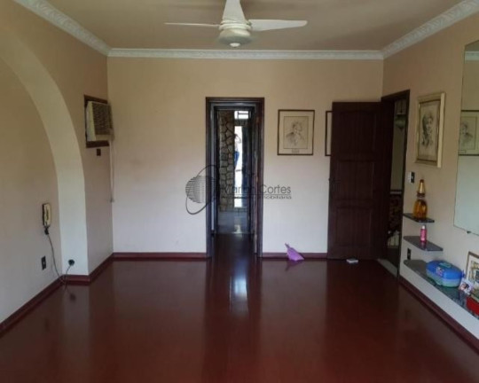 Imagem Casa com 6 Quartos à Venda, em Pendotiba - Niterói Imagem Casa com 6 Quartos à Venda, em Pendotiba - Niterói