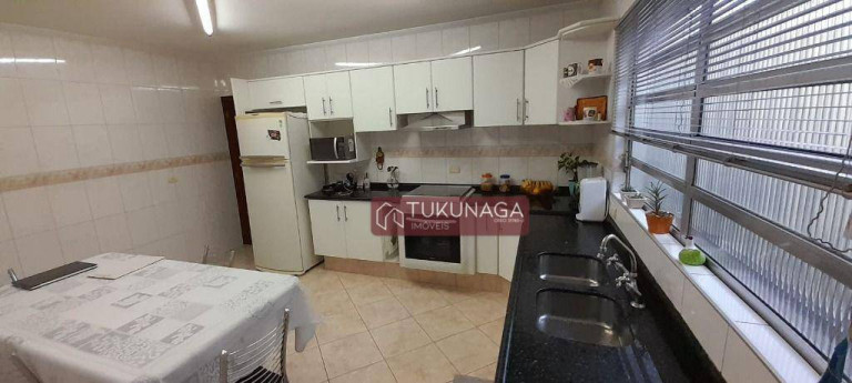 Imagem Sobrado com 3 Quartos à Venda, 192 m² em Vila Galvão - Guarulhos Imagem Sobrado com 3 Quartos à Venda, 192 m² em Vila Galvão - Guarulhos