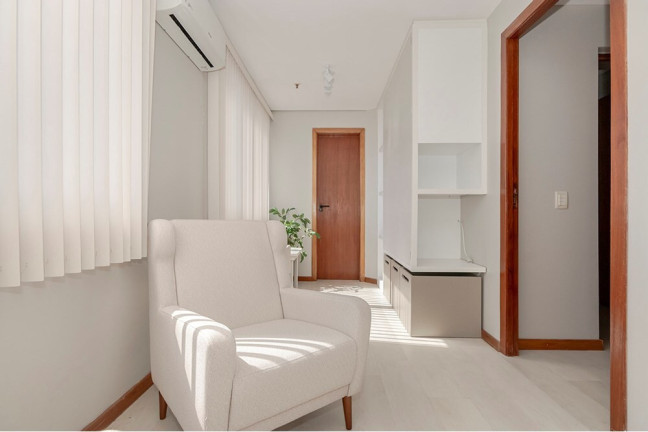 Imagem Sala Comercial à Venda, 28 m² em Menino Deus - Porto Alegre Imagem Sala Comercial à Venda, 28 m² em Menino Deus - Porto Alegre