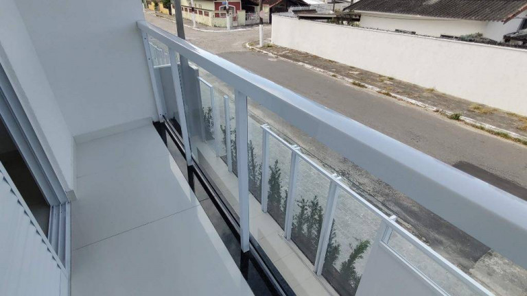 Imagem Casa com 3 Quartos à Venda, 100 m² em Guilhermina - Praia Grande Imagem Casa com 3 Quartos à Venda, 100 m² em Guilhermina - Praia Grande