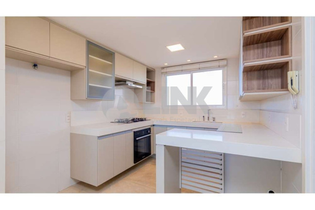 Imagem Apartamento com 3 Quartos à Venda, 126 m² em Petrópolis - Porto Alegre Imagem Apartamento com 3 Quartos à Venda, 126 m² em Petrópolis - Porto Alegre