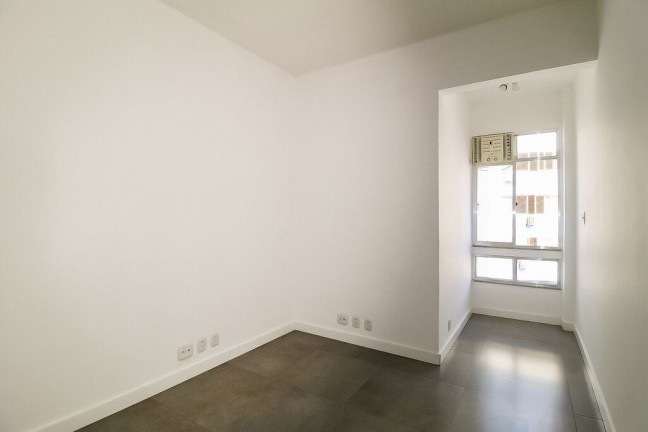 Imagem Imóvel com 2 Quartos à Venda, em Copacabana - Rio De Janeiro Imagem Imóvel com 2 Quartos à Venda, em Copacabana - Rio De Janeiro