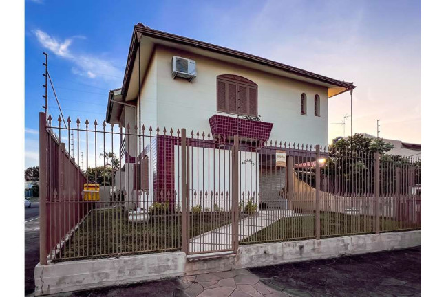 Imagem Casa com 3 Quartos à Venda, em Igara - Canoas Imagem Casa com 3 Quartos à Venda, em Igara - Canoas