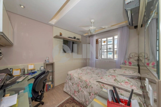 Imagem Imóvel com 3 Quartos à Venda, 205 m² em Menino Deus - Porto Alegre Imagem Imóvel com 3 Quartos à Venda, 205 m² em Menino Deus - Porto Alegre
