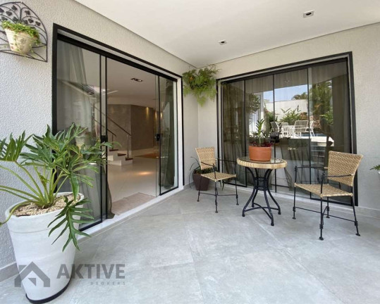 Imagem Casa de Condomínio com 3 Quartos à Venda, 570 m² em Granja Viana - Cotia Imagem Casa de Condomínio com 3 Quartos à Venda, 570 m² em Granja Viana - Cotia