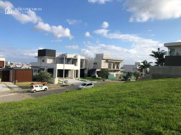 Terreno à Venda, 700 m² em Condomínio Reserva Do Paratehy - São José Dos Campos