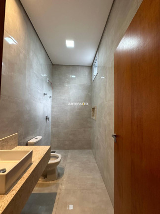Imagem Casa com 3 Quartos à Venda, 250 m² Imagem Casa com 3 Quartos à Venda, 250 m²