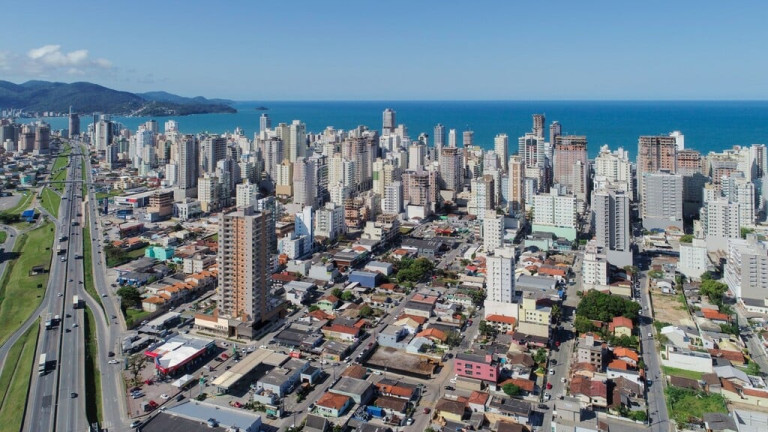 Apartamento com 2 Quartos à Venda, 91 m² em Meia Praia - Itapema