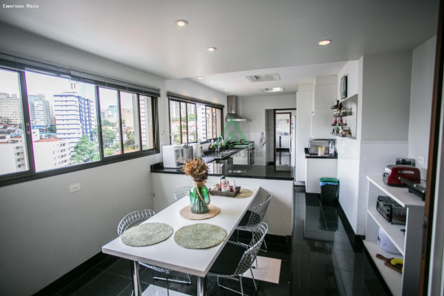 Imagem Casa com 3 Quartos à Venda, 290 m² em Aclimação - São Paulo