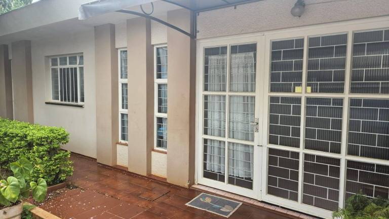 Imagem Casa com 3 Quartos à Venda, 520 m² em Centro - Arapongas Imagem Casa com 3 Quartos à Venda, 520 m² em Centro - Arapongas