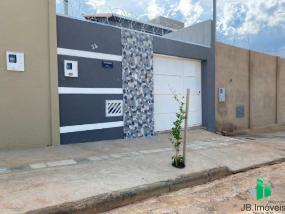 Casa com 3 Quartos à Venda, 75 m² em Maracanã - Montes Claros