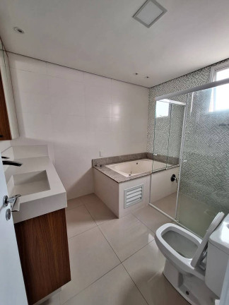 Imagem Apartamento com 3 Quartos para Alugar, 136 m² em Centro - Balneário Camboriú