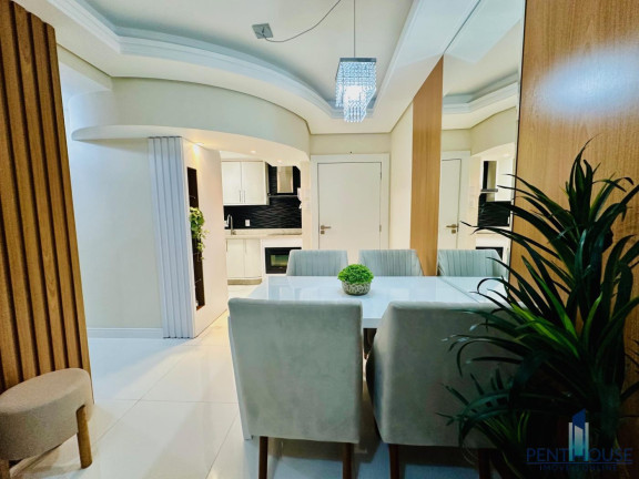 Imagem Apartamento com 2 Quartos à Venda, 65 m² em Centro - Balneário Camboriú