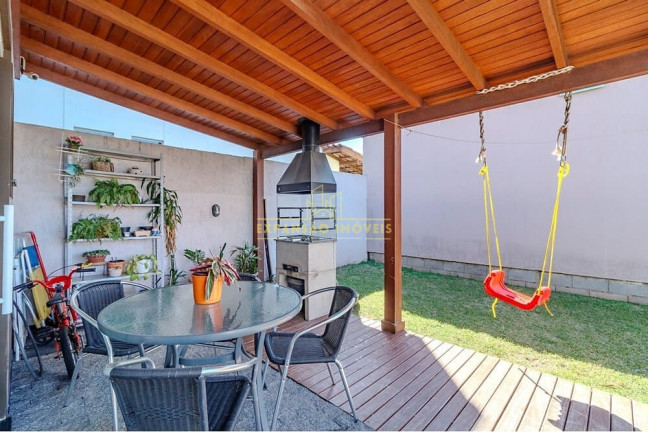 Imagem Casa com 3 Quartos à Venda, 126 m² em São João Do Rio Vermelho - Florianópolis Imagem Casa com 3 Quartos à Venda, 126 m² em São João Do Rio Vermelho - Florianópolis