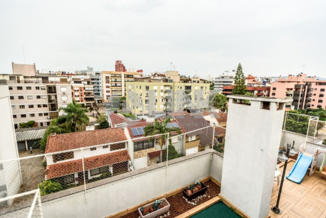 Imagem Imóvel com 3 Quartos à Venda, 241 m² em Jardim Lindóia - Porto Alegre Imagem Imóvel com 3 Quartos à Venda, 241 m² em Jardim Lindóia - Porto Alegre