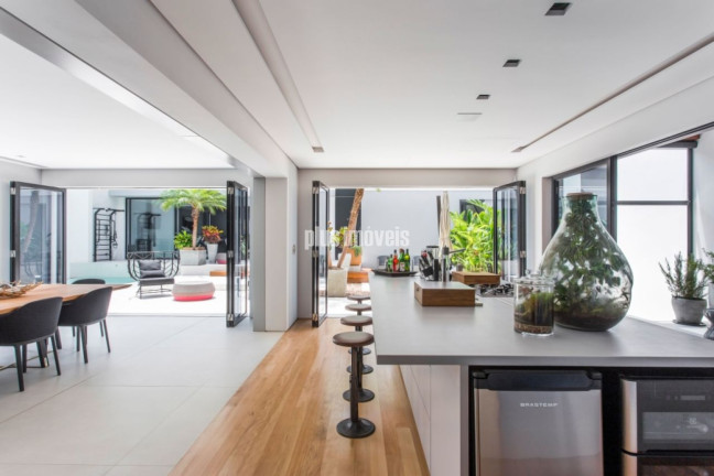 Imagem Casa com 3 Quartos à Venda, 723 m² em Jardim Paulista - São Paulo Imagem Casa com 3 Quartos à Venda, 723 m² em Jardim Paulista - São Paulo