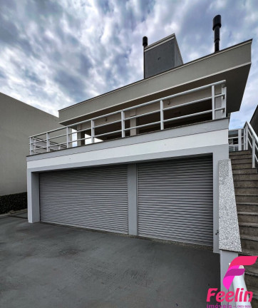 Imagem Casa com 3 Quartos à Venda, 262 m² em João Paulo - Florianópolis Imagem Casa com 3 Quartos à Venda, 262 m² em João Paulo - Florianópolis