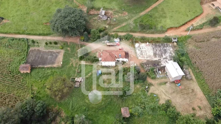 Imagem Imóvel com 4 Quartos à Venda, 120 m² em Santana De Caldas - Caldas Imagem Imóvel com 4 Quartos à Venda, 120 m² em Santana De Caldas - Caldas