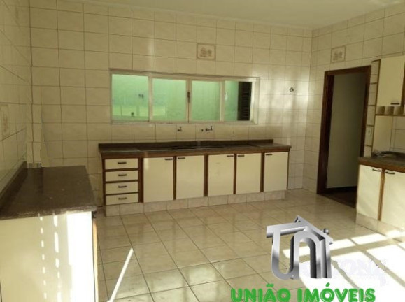 Imagem Casa com 3 Quartos à Venda, 172 m² em Centro - Bragança Paulista Imagem Casa com 3 Quartos à Venda, 172 m² em Centro - Bragança Paulista