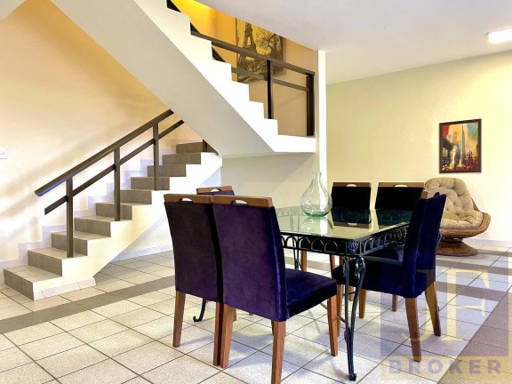 Imagem Casa com 7 Quartos para Temporada, 350 m² em Canasvieiras - Florianópolis Imagem Casa com 7 Quartos para Temporada, 350 m² em Canasvieiras - Florianópolis