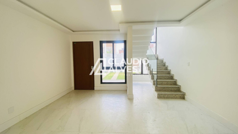 Imagem Casa com 3 Quartos à Venda, 150 m² em Cidade Nova - Feira De Santana Imagem Casa com 3 Quartos à Venda, 150 m² em Cidade Nova - Feira De Santana