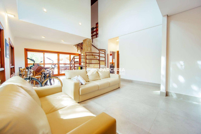 Imagem Casa com 6 Quartos à Venda, 334 m² em Riviera Módulo 19 - Bertioga Imagem Casa com 6 Quartos à Venda, 334 m² em Riviera Módulo 19 - Bertioga