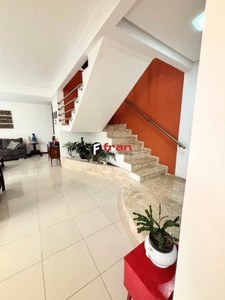 Imagem Casa com 5 Quartos à Venda, 290 m² em Córrego Grande - Florianópolis