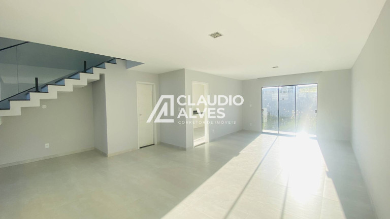 Imagem Casa de Condomínio com 3 Quartos à Venda, 118 m² em Av. Noíde Cerqueira - Feira De Santana Imagem Casa de Condomínio com 3 Quartos à Venda, 118 m² em Av. Noíde Cerqueira - Feira De Santana