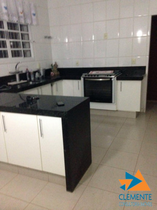 Imagem Casa com 6 Quartos à Venda, 300 m² em Centro - Lagoa Santa Imagem Casa com 6 Quartos à Venda, 300 m² em Centro - Lagoa Santa