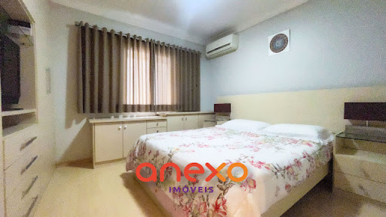 Imagem Casa com 4 Quartos à Venda, 313 m² em Centro - Blumenau