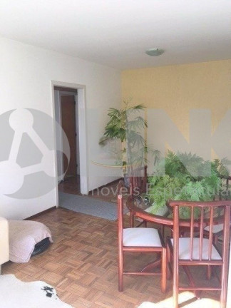 Imagem Imóvel com 2 Quartos à Venda, 131 m² em Menino Deus - Porto Alegre Imagem Imóvel com 2 Quartos à Venda, 131 m² em Menino Deus - Porto Alegre