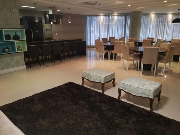 Imagem Imóvel com 3 Quartos à Venda, 140 m² em Centro - Balneário Camboriú Imagem Imóvel com 3 Quartos à Venda, 140 m² em Centro - Balneário Camboriú