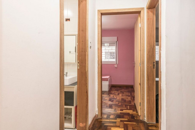 Imagem Imóvel com 4 Quartos à Venda, em Santa Tereza - Porto Alegre Imagem Imóvel com 4 Quartos à Venda, em Santa Tereza - Porto Alegre