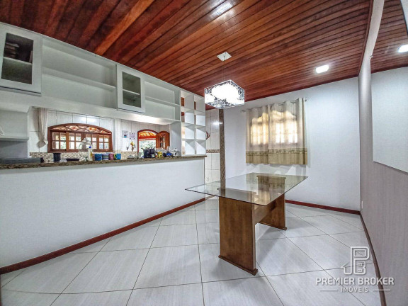 Imagem Casa com 3 Quartos à Venda, 250 m² em Pessegueiros - Teresópolis Imagem Casa com 3 Quartos à Venda, 250 m² em Pessegueiros - Teresópolis
