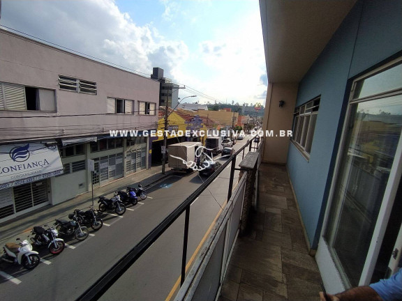 Imagem Sobrado com 4 Quartos à Venda, 258 m² em Centro - Itatiba