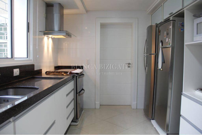 Imagem Casa com 6 Quartos à Venda, 733 m² em Vista Alegre - Curitiba Imagem Casa com 6 Quartos à Venda, 733 m² em Vista Alegre - Curitiba