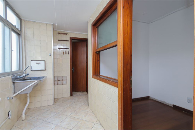 Imagem Apartamento com 3 Quartos à Venda, 135 m² em Higienópolis - Porto Alegre Imagem Apartamento com 3 Quartos à Venda, 135 m² em Higienópolis - Porto Alegre