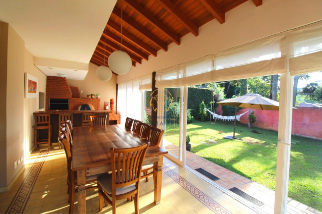 Imagem Casa com 4 Quartos à Venda, 938 m² em Santa Cândida - Curitiba