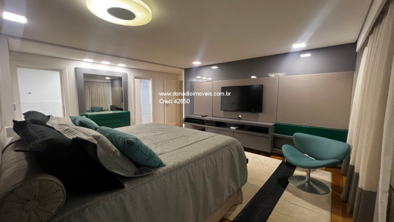 Imagem Apartamento com 3 Quartos à Venda, 316 m² em Agronômica - Florianópolis Imagem Apartamento com 3 Quartos à Venda, 316 m² em Agronômica - Florianópolis