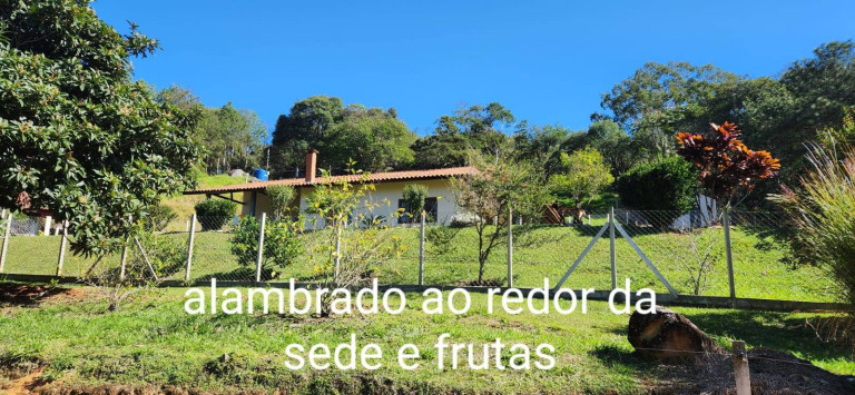Chácara com 3 Quartos à Venda, 60 m² em Atibaia