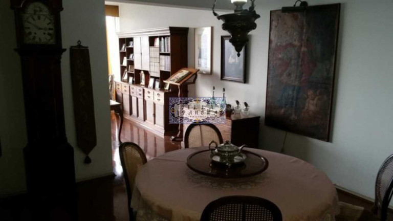 Imagem Apartamento com 3 Quartos à Venda, 264 m² em Laranjeiras - Rio De Janeiro Imagem Apartamento com 3 Quartos à Venda, 264 m² em Laranjeiras - Rio De Janeiro