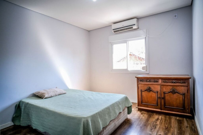 Imagem Casa com 2 Quartos à Venda, 100 m² em Jardim Itu - Porto Alegre Imagem Casa com 2 Quartos à Venda, 100 m² em Jardim Itu - Porto Alegre